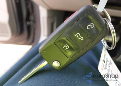 2018 Volkswagen Passat 2.0T R-Line/2.0T S из США, поврежденный, VIN 1VWAA7A31JC025005